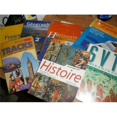 Les manuels scolaires <br> Les manuels scolaires <br>